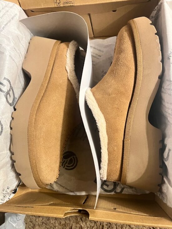 UGG New Heights Cozy Clog - Picture 3 of 7